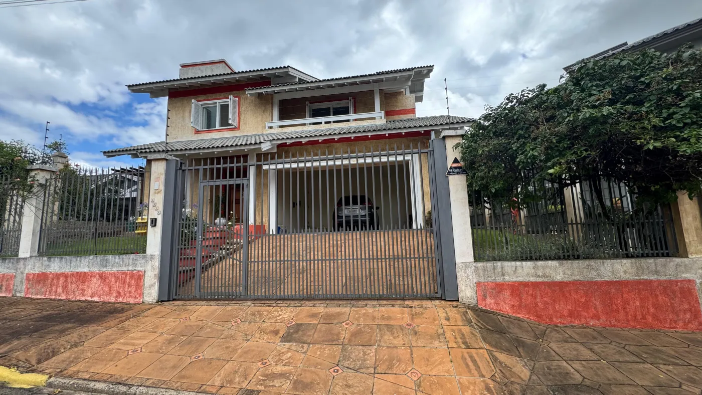 Imagem de Luxuosa Casa de Alto Padrão Mobiliada em Taquara, RS