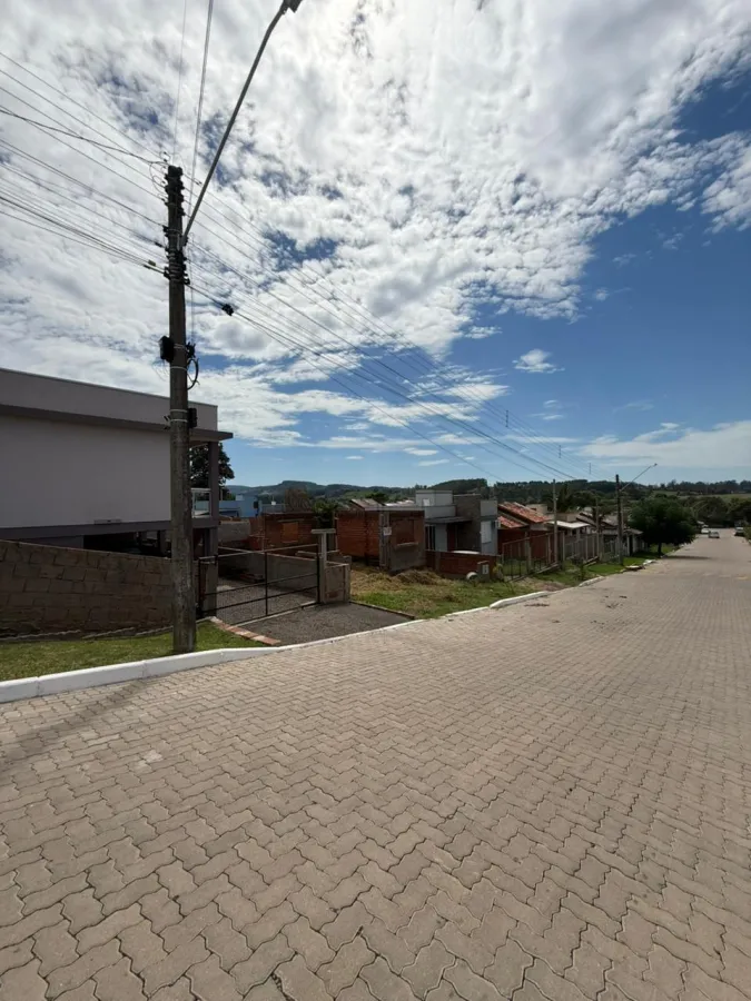 Imagem de Terreno Murado com Casa em construção – Oportunidade Imperdível!