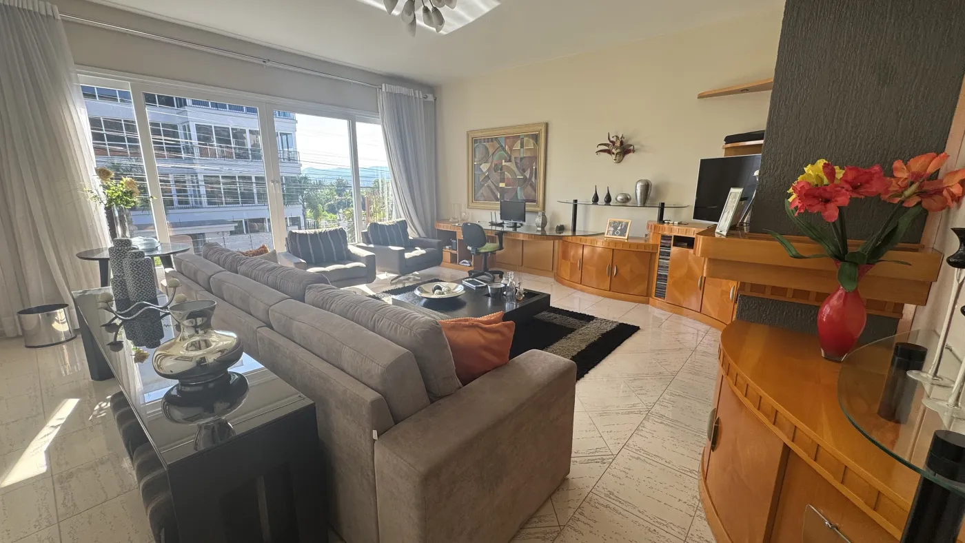 Imagem de Casa de alto padrão no Morro do Leôncio
