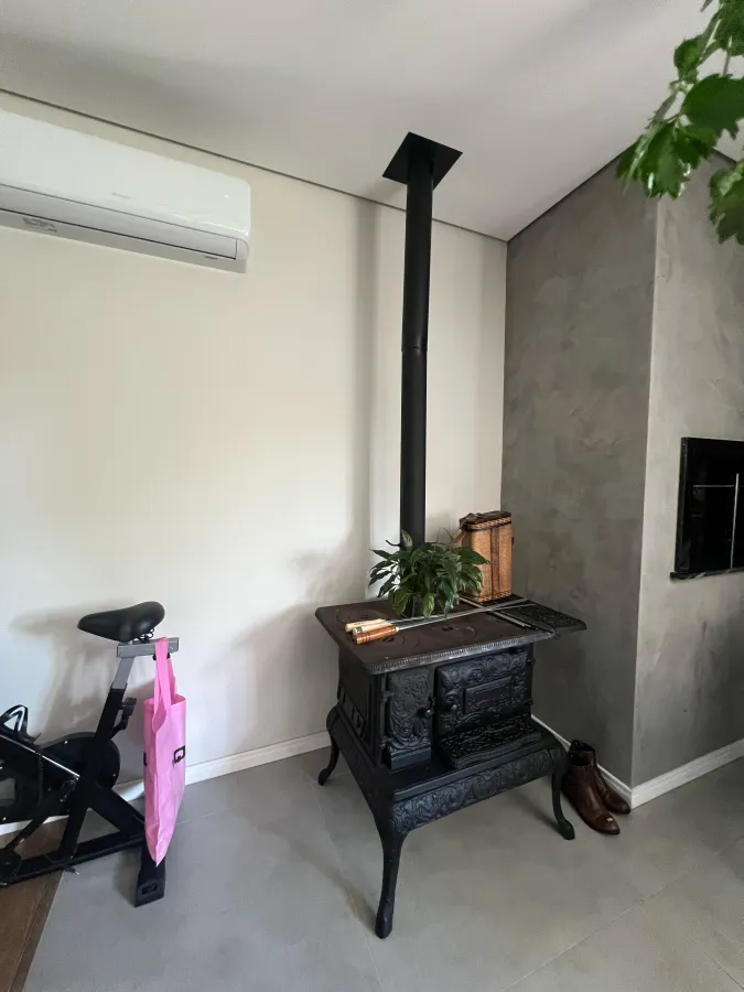 Imagem de Casa em Primeiro De Maio bairro Petrópolis