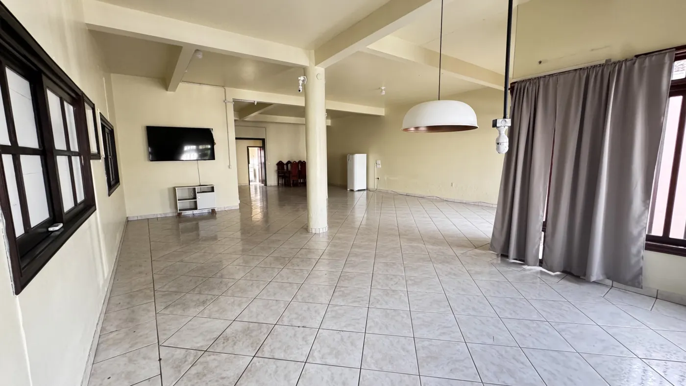 Imagem de CASA DE ALVENARIA COM SALA COMERCIAL