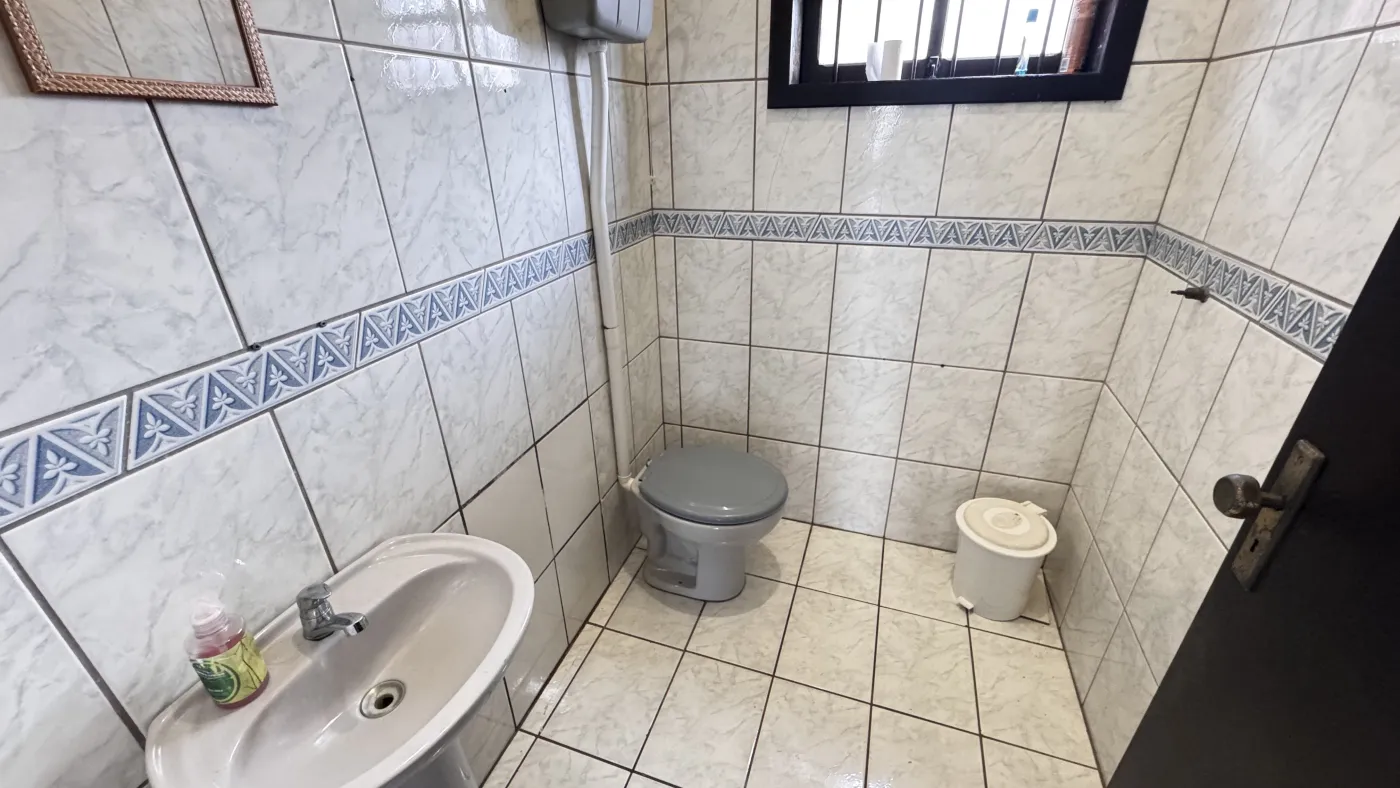 Imagem de CASA DE ALVENARIA COM SALA COMERCIAL