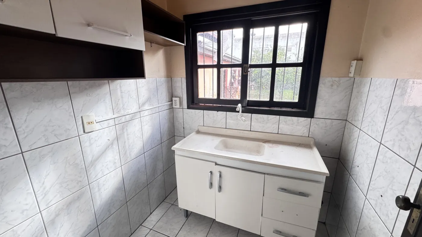 Imagem de CASA DE ALVENARIA COM SALA COMERCIAL