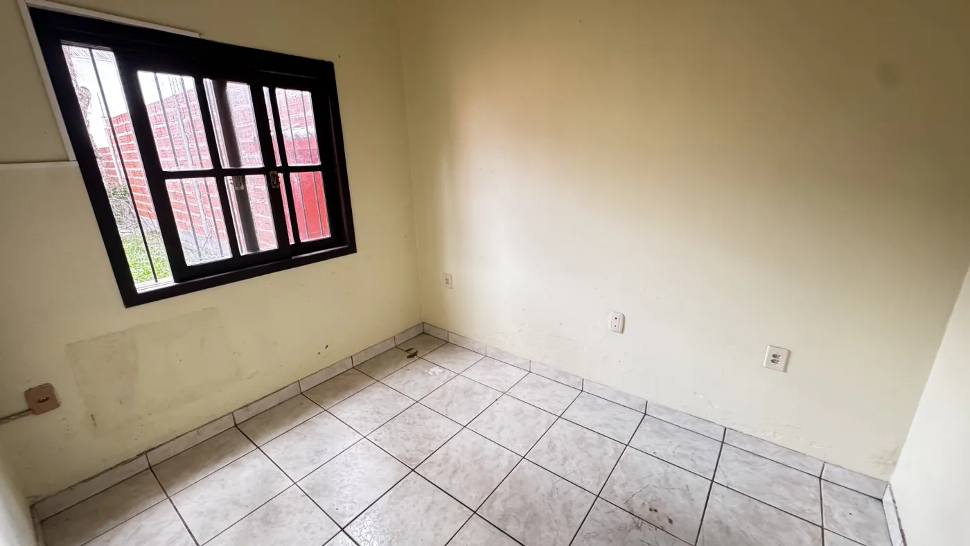 Imagem de CASA DE ALVENARIA COM SALA COMERCIAL