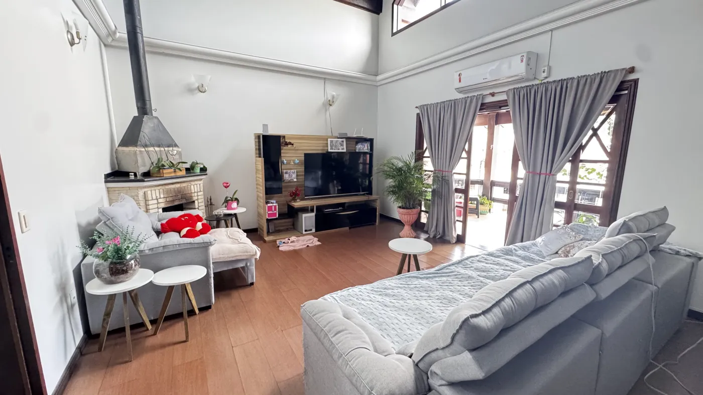 Imagem de CASA DE ALVENARIA COM SALA COMERCIAL