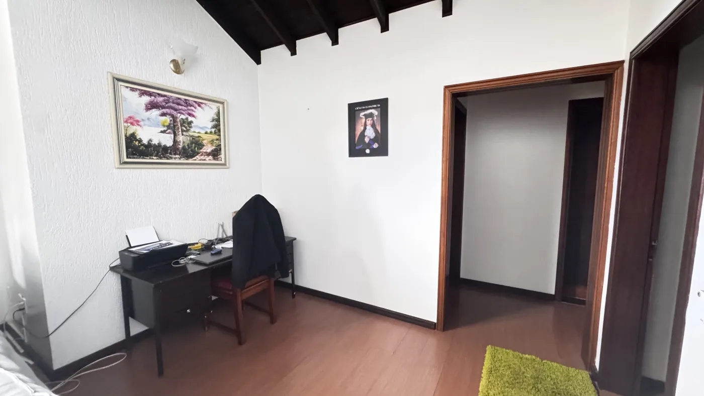 Imagem de CASA DE ALVENARIA COM SALA COMERCIAL