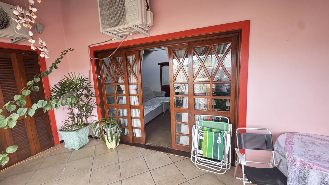 Imagem de CASA DE ALVENARIA COM SALA COMERCIAL