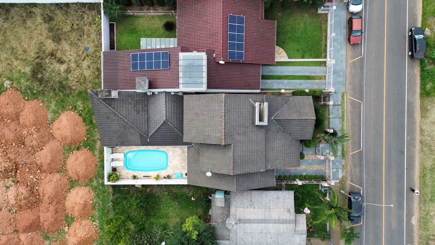 Imagem de CASA DE PADRÃO ALTO COM PISCINA BAIRRO NOBRE