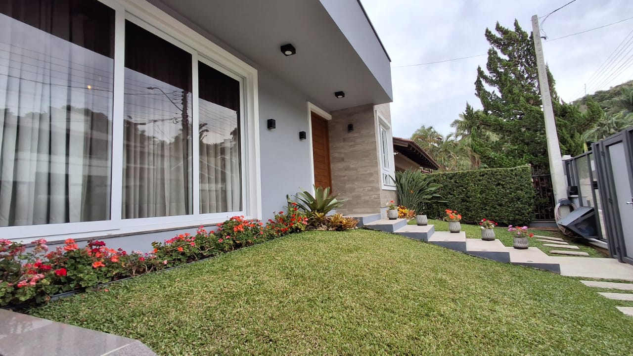 Imagem de Casa Alto Padrão Semi Mobiliada — O Lar Perfeito Para Sua Família!