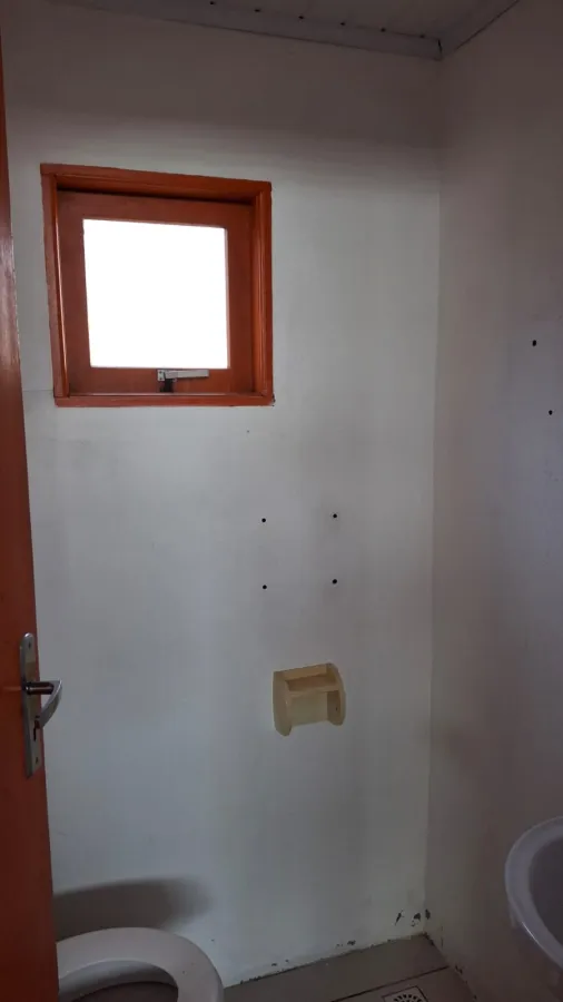 Imagem de Prédio Comercial  — Visibilidade, Espaço e Potencial em Local Estratégico de Taquara!