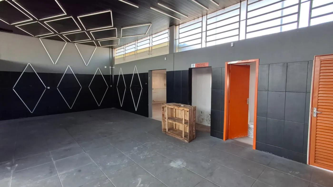 Imagem de Prédio Comercial  — Visibilidade, Espaço e Potencial em Local Estratégico de Taquara!