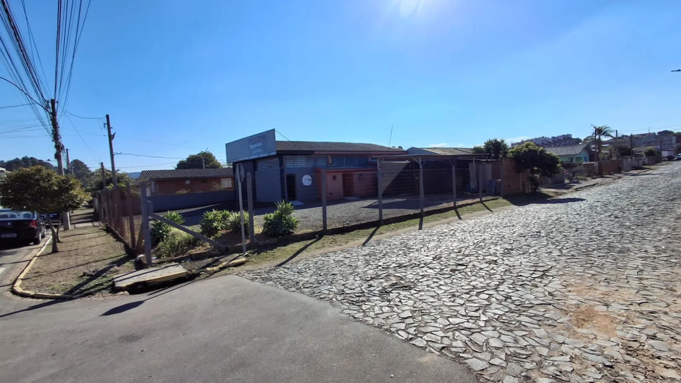 Imagem de Prédio Comercial  — Visibilidade, Espaço e Potencial em Local Estratégico de Taquara!