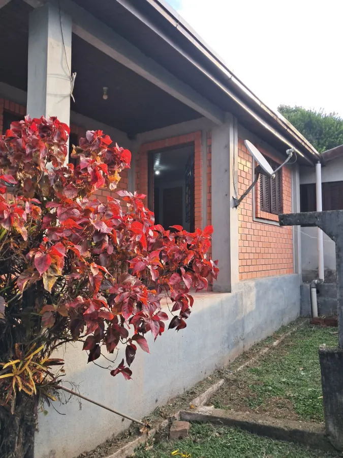 Imagem de Casa mista com três dormitórios