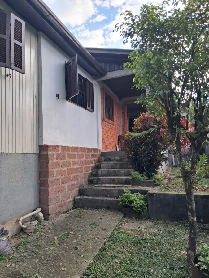 Imagem de Casa mista com três dormitórios