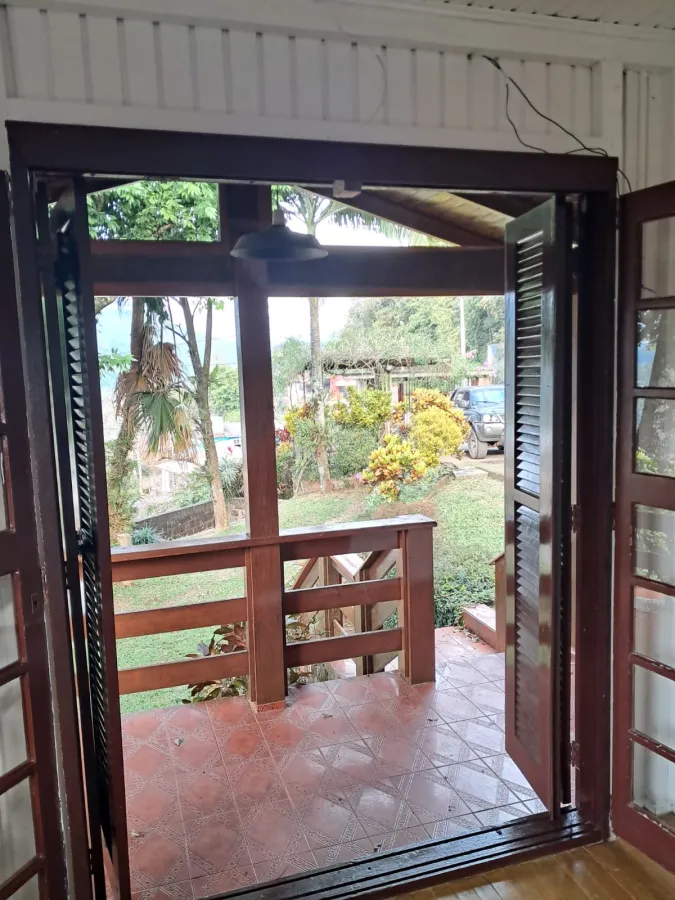 Imagem de Casa mista com três dormitórios