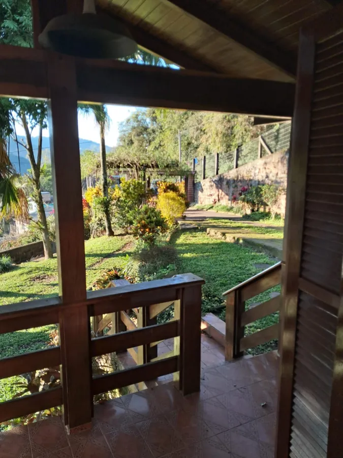 Imagem de Casa mista com três dormitórios