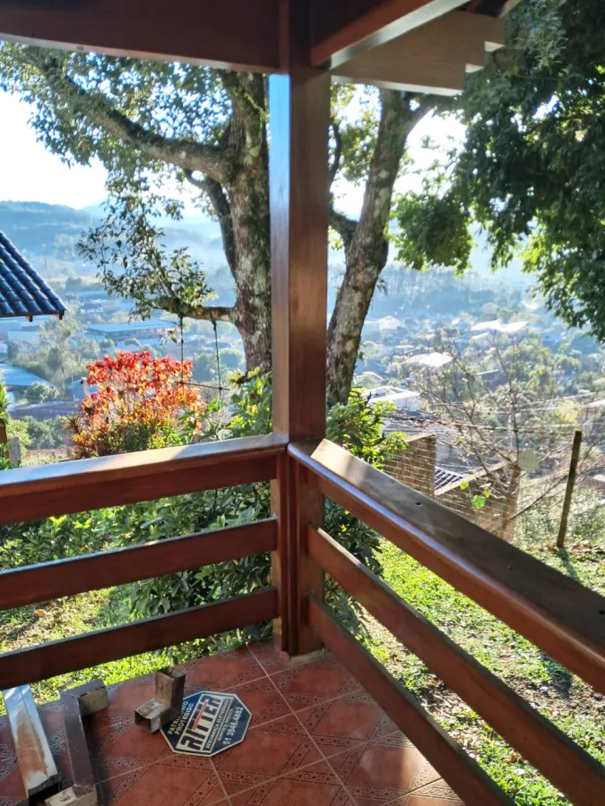Imagem de Casa mista com três dormitórios