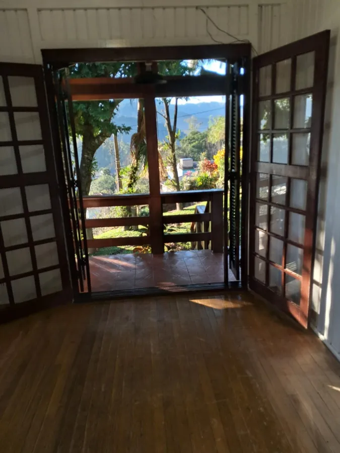 Imagem de Casa mista com três dormitórios