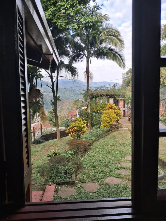 Imagem de Casa mista com três dormitórios