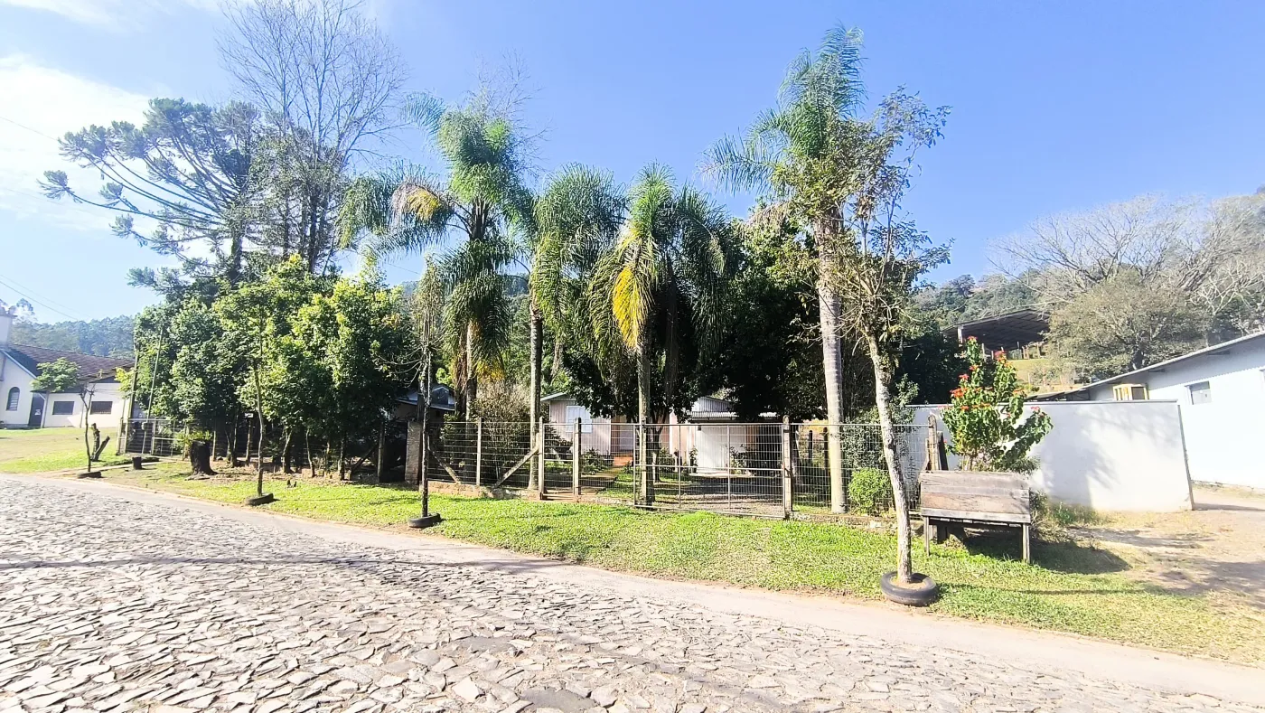 Imagem de Sítio com duas ótimas moradias