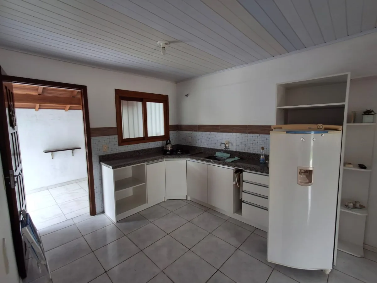 Imagem de Compacta, charmosa e completa — a casa ideal para viver com conforto e praticidade!