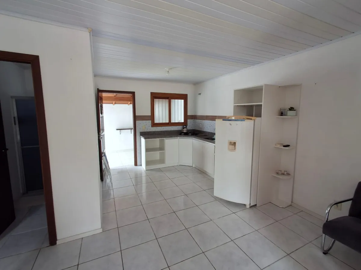 Imagem de Compacta, charmosa e completa — a casa ideal para viver com conforto e praticidade!