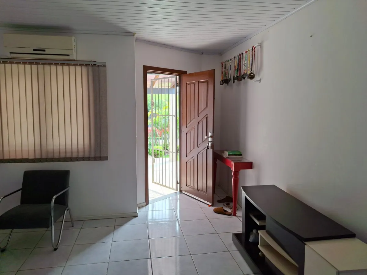 Imagem de Compacta, charmosa e completa — a casa ideal para viver com conforto e praticidade!