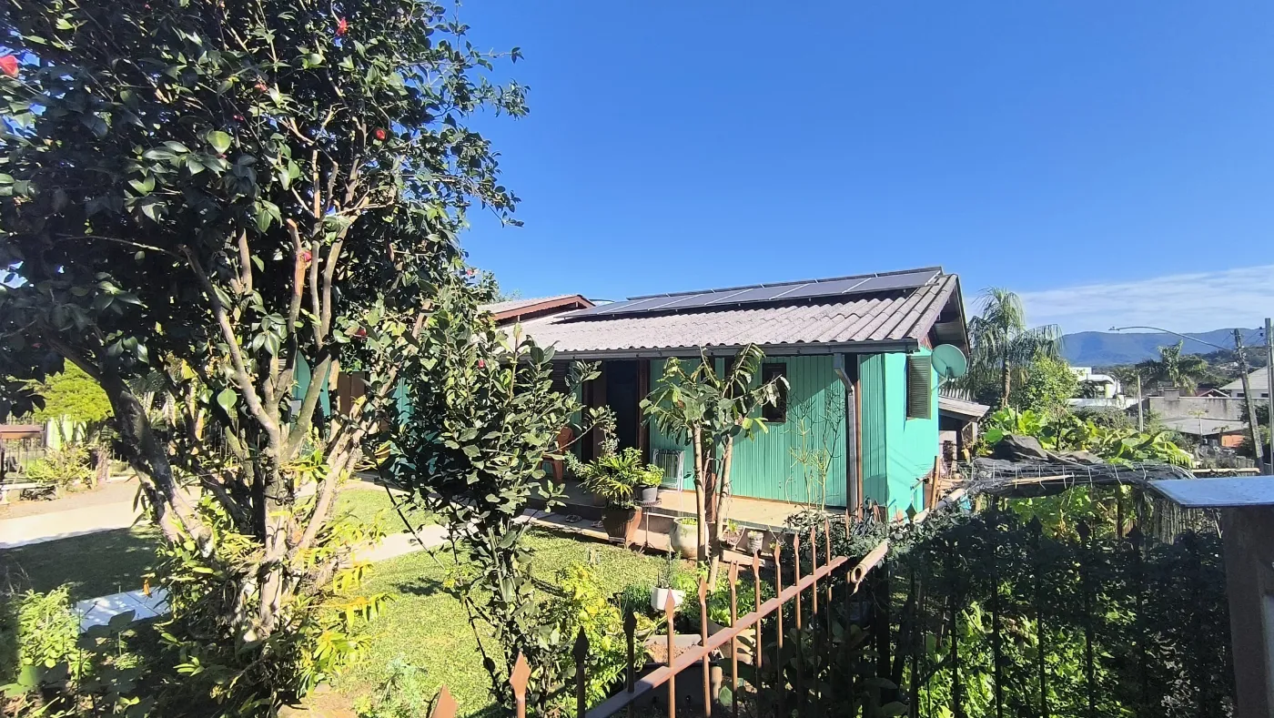 Imagem de Duas casas em terreno de esquina