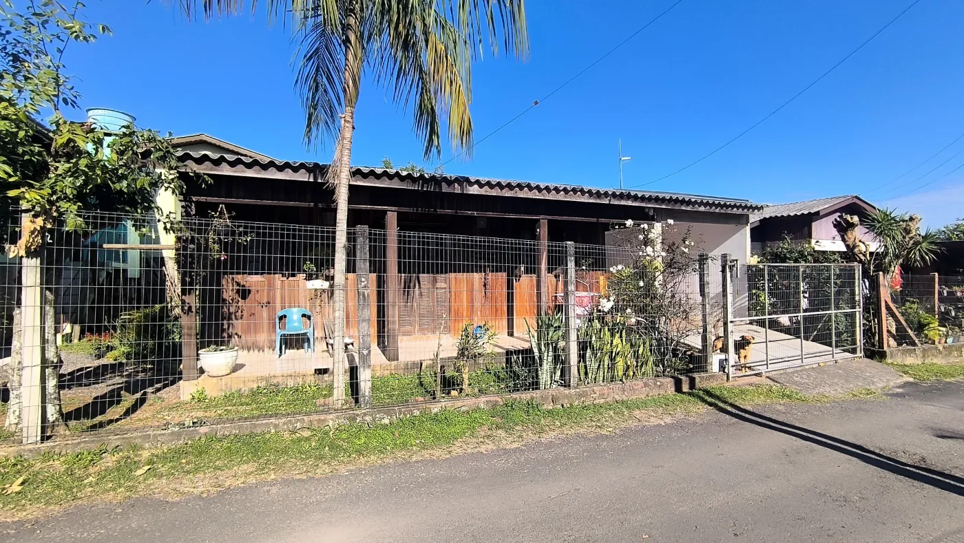 Imagem de Duas casas em terreno de esquina