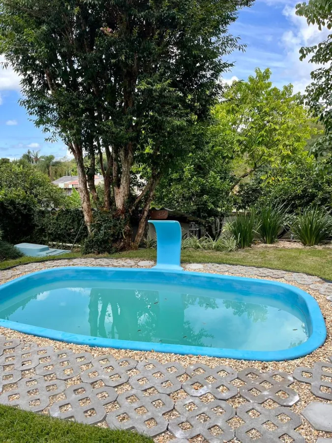 Imagem de Casa de alvenaria com piscina