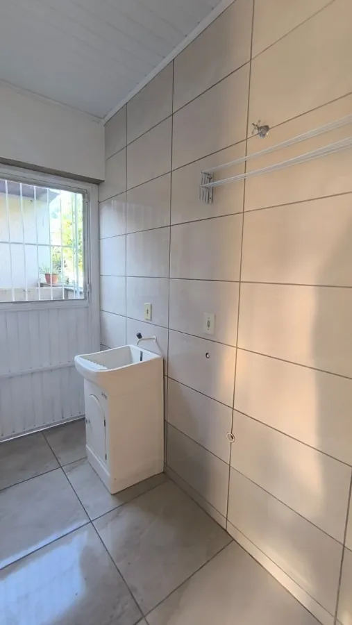 Imagem de CASA DE ALVENARIA, BAIRRO VIADUTO