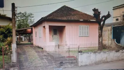 Imagem de Imóvel Versátil – Residencial ou Comercial, Frente para Duas Ruas