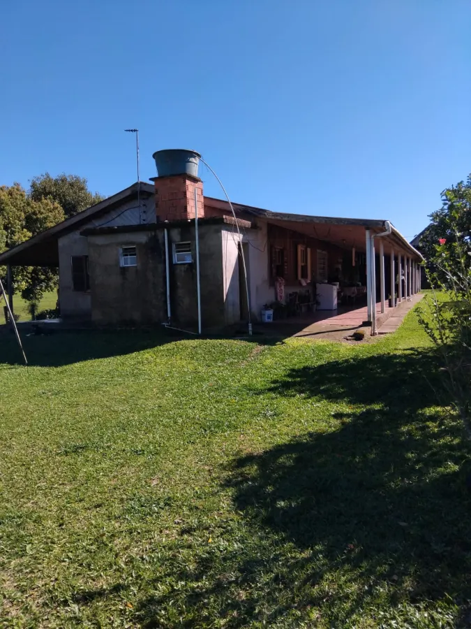 Imagem de Chácara completa com casa de madeira de lei e açude – pronta para morar!