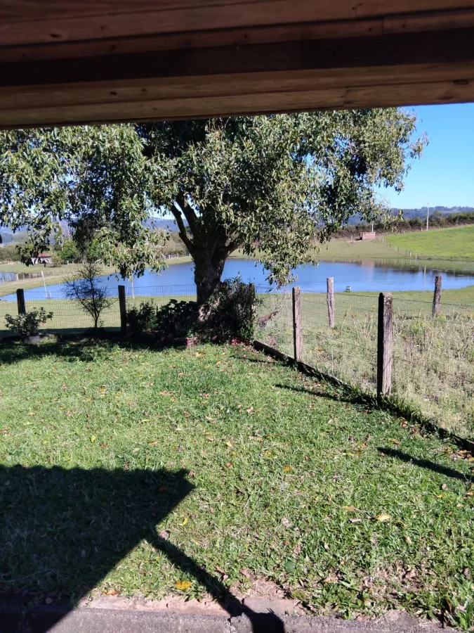 Imagem de Chácara completa com casa de madeira de lei e açude – pronta para morar!