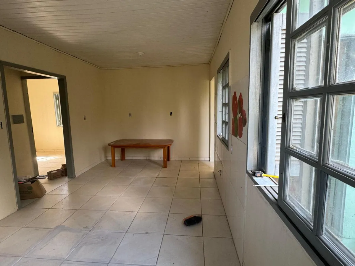 Imagem de Encanto e conforto no bairro Santa Terezinha — Casa em alvenaria pronta para morar