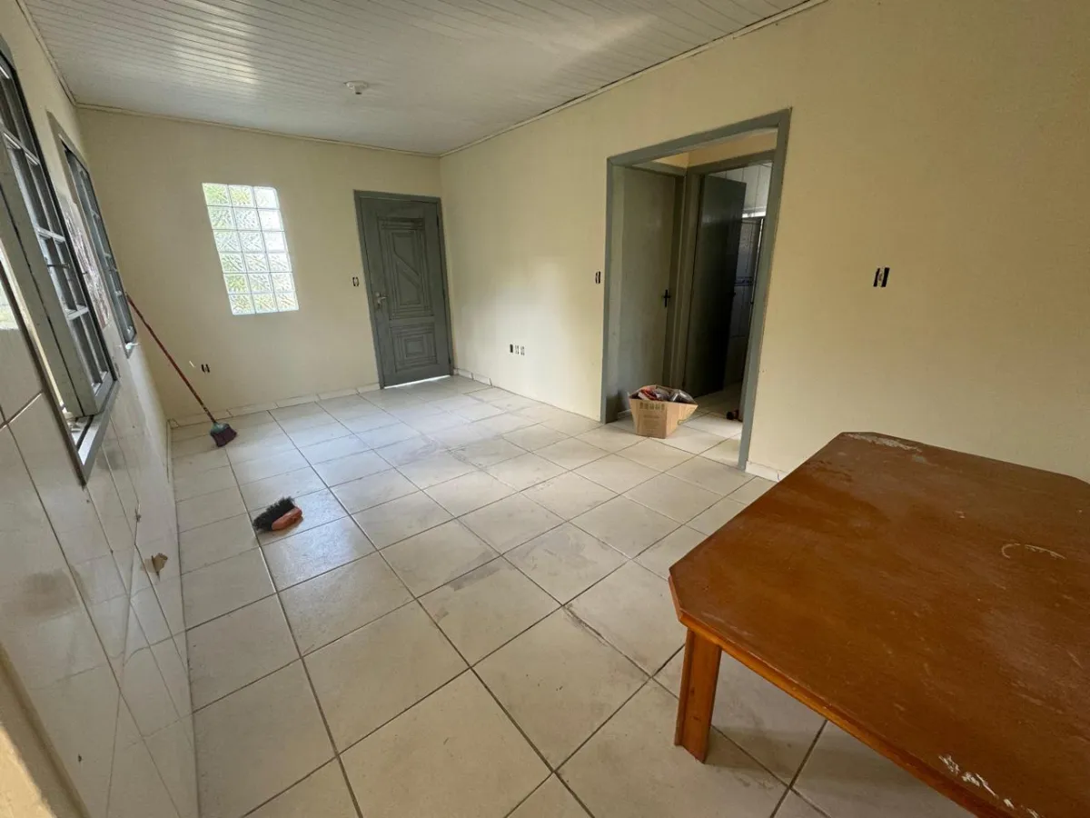Imagem de Encanto e conforto no bairro Santa Terezinha — Casa em alvenaria pronta para morar