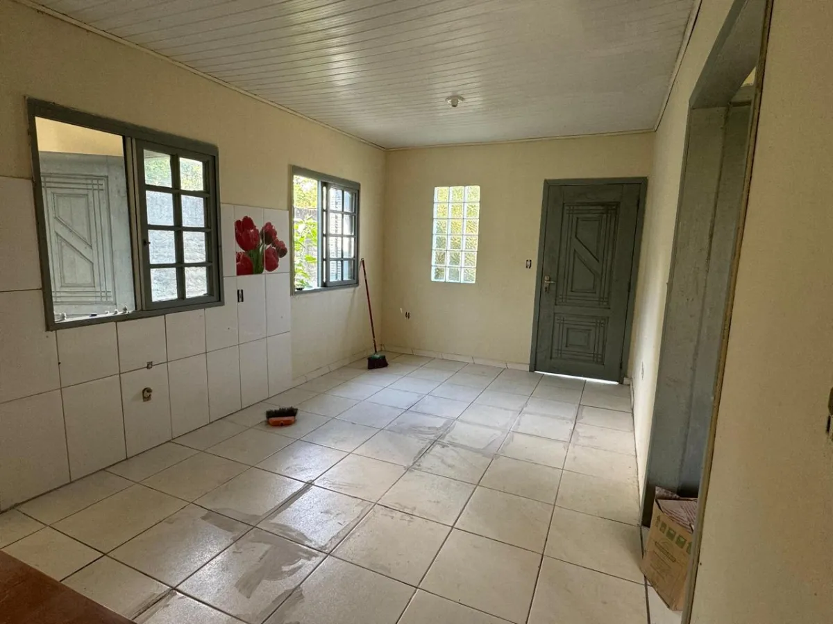 Imagem de Encanto e conforto no bairro Santa Terezinha — Casa em alvenaria pronta para morar