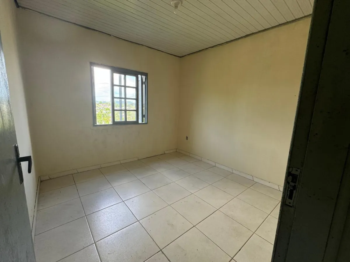 Imagem de Encanto e conforto no bairro Santa Terezinha — Casa em alvenaria pronta para morar