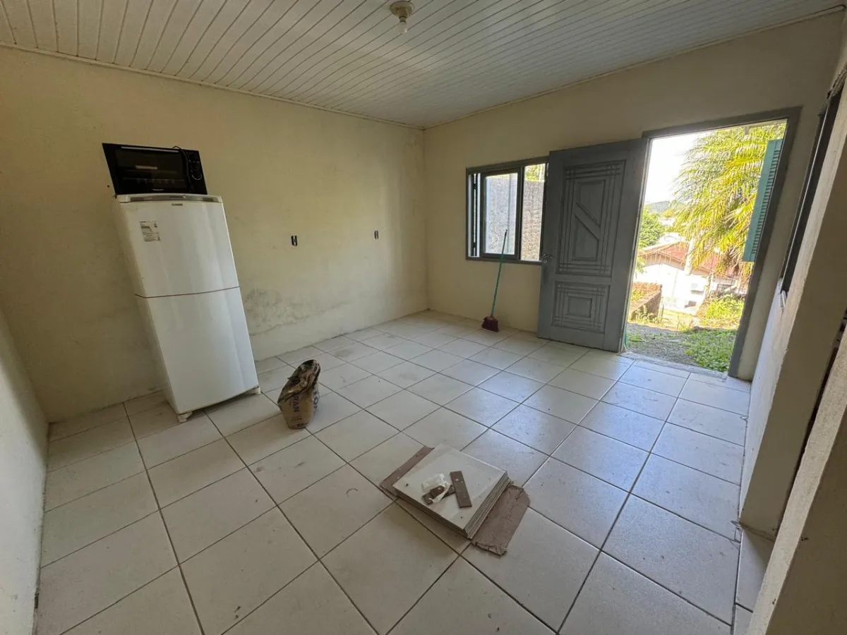 Imagem de Encanto e conforto no bairro Santa Terezinha — Casa em alvenaria pronta para morar