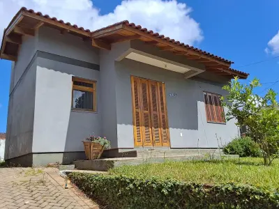 Imagem de Casa em Taquara bairro Petropolis