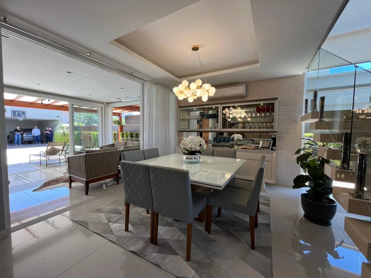 Imagem de Casa de alto padrão, bairro Bom Pastor.