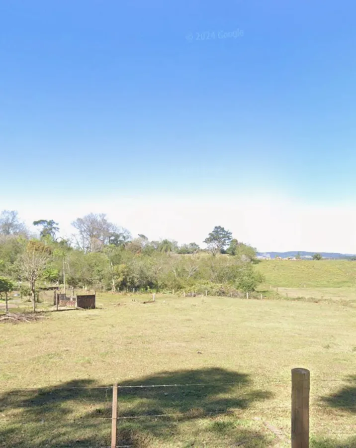 Imagem de Grande Oportunidade! Terreno Amplo e Bem Localizado