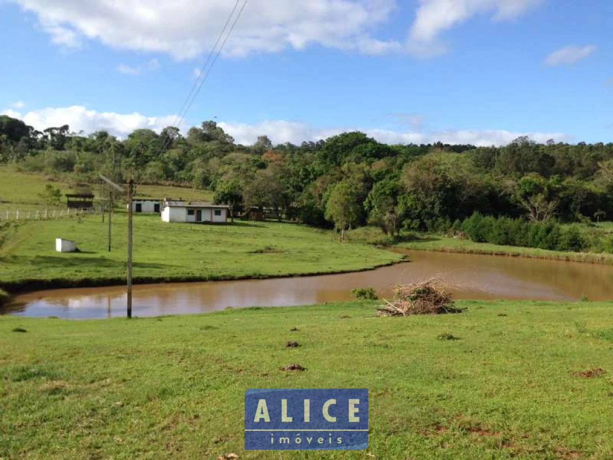 Imagem de Sítio em Rs 020 Parada 117 bairro Fazenda Fialho