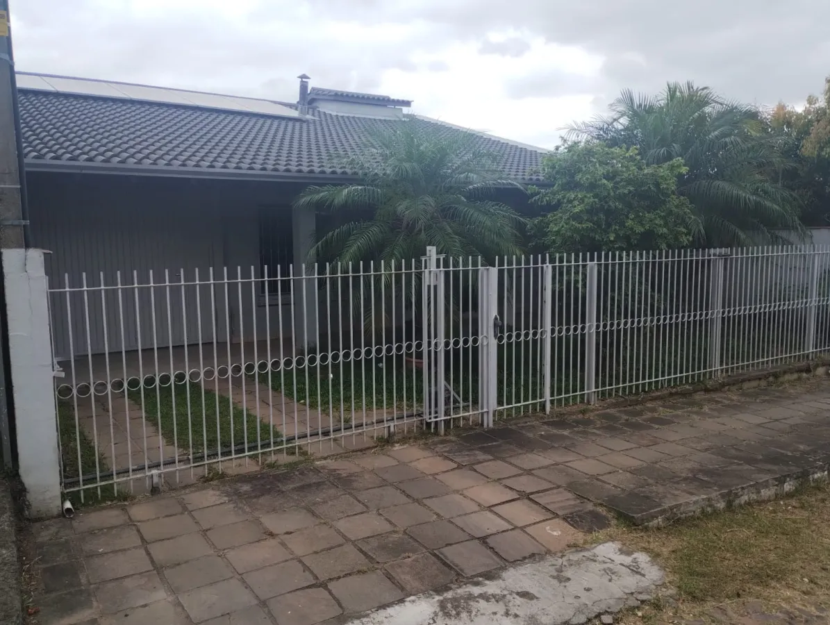 Casa com piscina no bairro Nossa Senhora De Fátima - Nossa Senhora De Fatima, Taquara [3684]