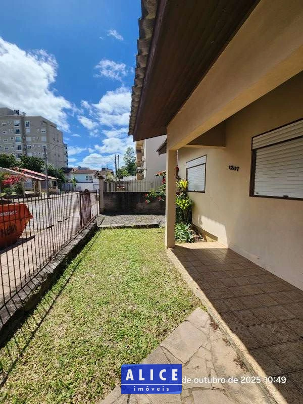 Imagem de Casa em Taquara bairro Sagrada Familia