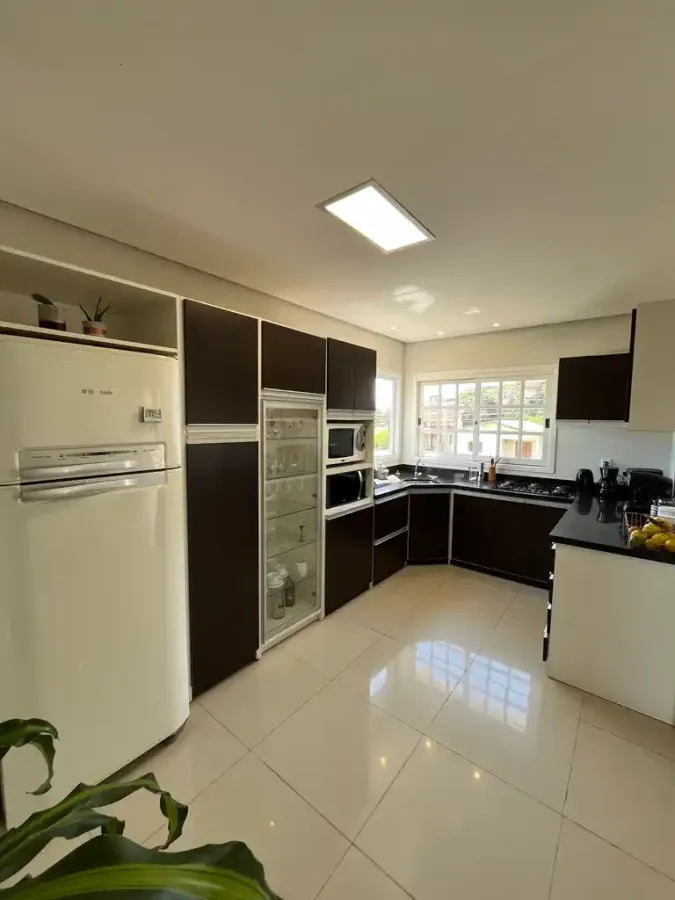 Casa da Figueira – Sobrado com Piscina e Energia Solar em Bairro Tranquilo de Taquara - Santa Terezinha, Taquara [9988]