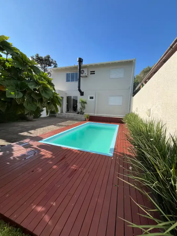 Casa da Figueira – Sobrado com Piscina e Energia Solar em Bairro Tranquilo de Taquara - Santa Terezinha, Taquara [9988]