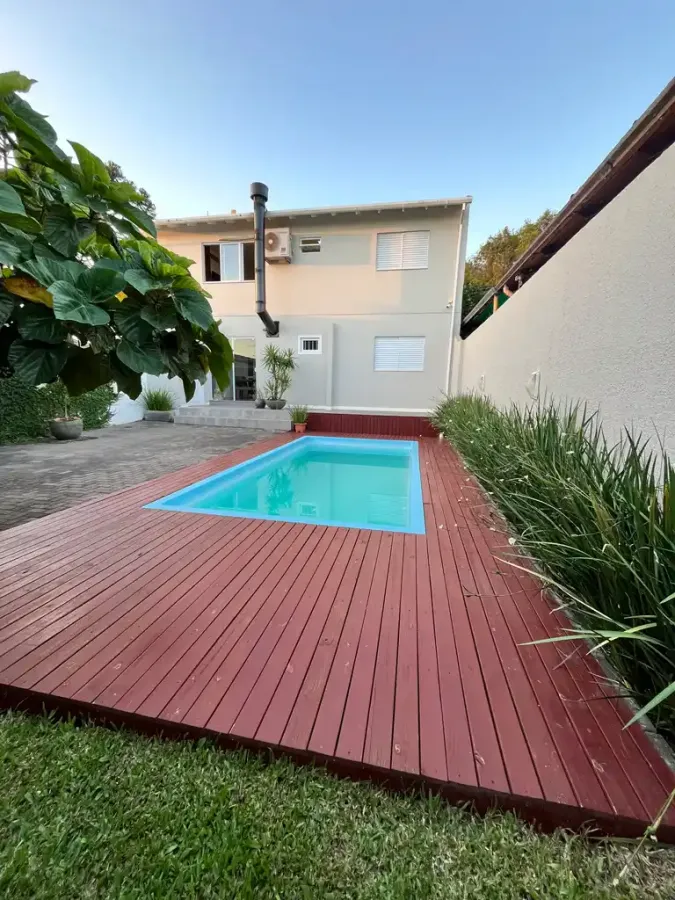Casa da Figueira – Sobrado com Piscina e Energia Solar em Bairro Tranquilo de Taquara - Santa Terezinha, Taquara [9988]