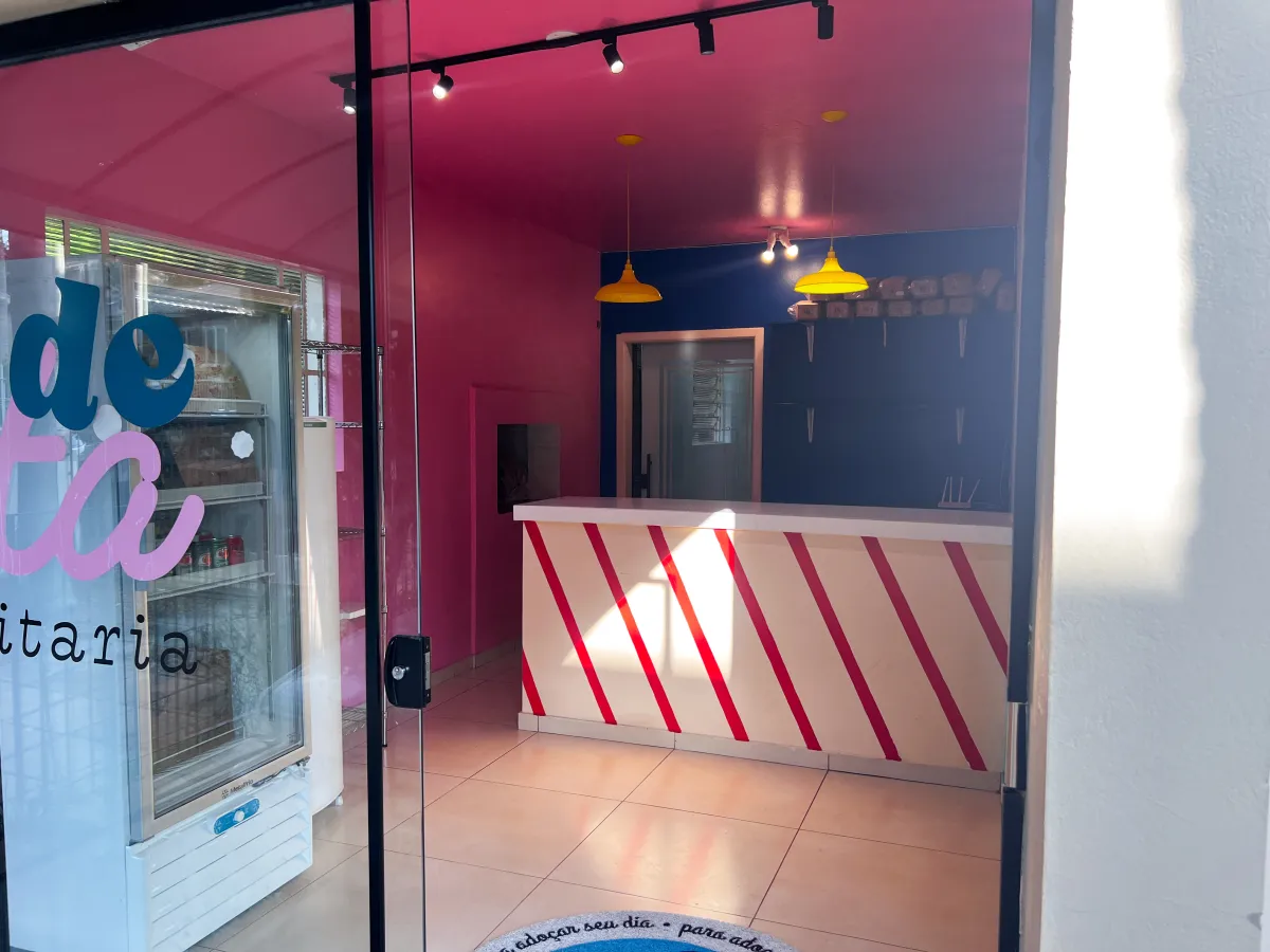 Casa de Esquina com Estrutura Completa + Espaço Comercial | Ideal para Morar e Empreender - Nossa Senhora De Fatima, Taquara [11209]