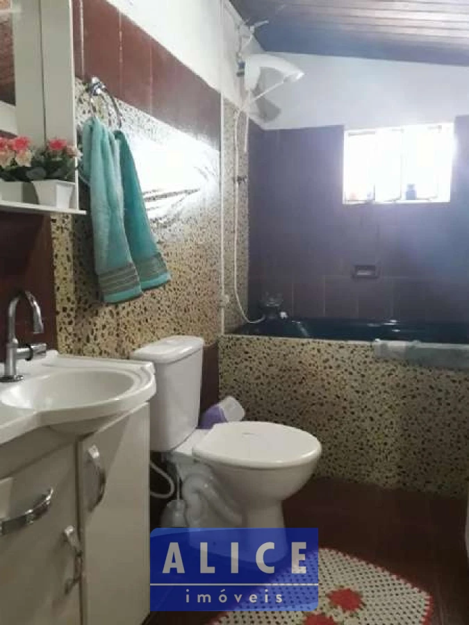 Imagem de Casa em Coronel Evaristo bairro Morro Do Leoncio 